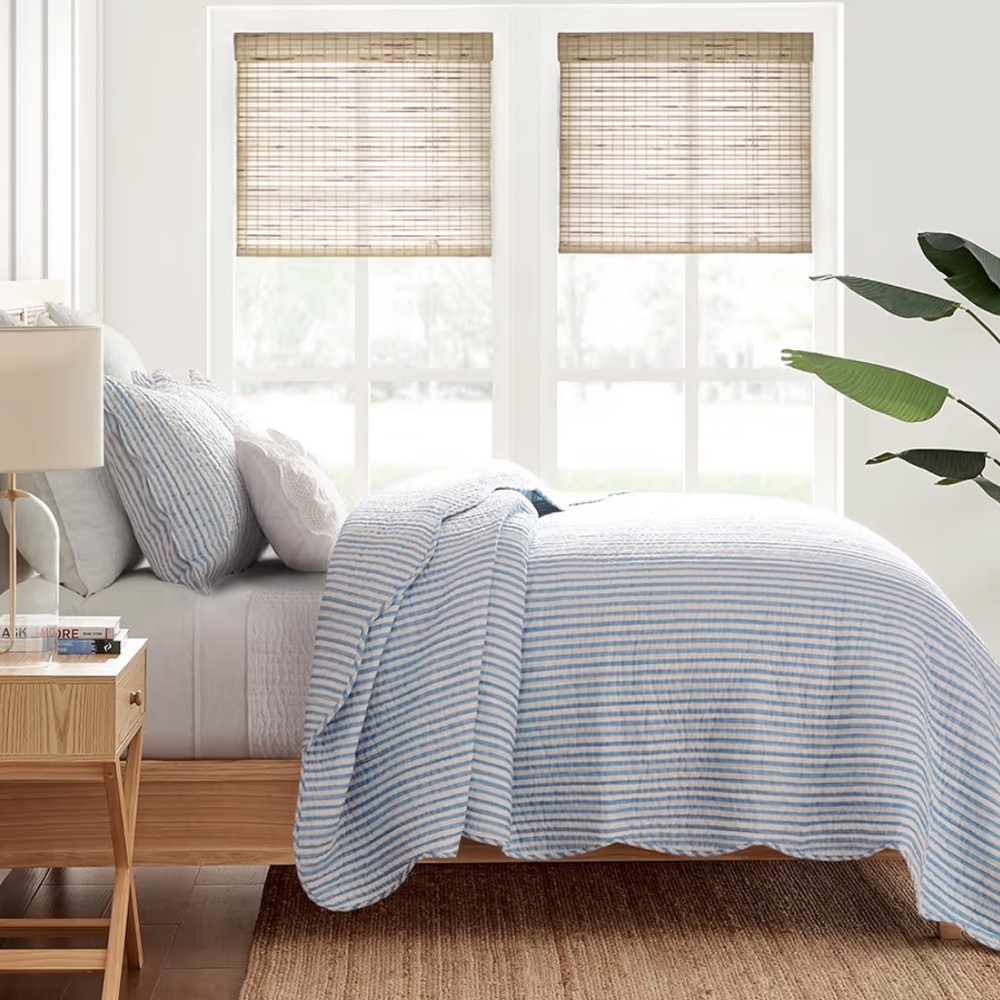 ๐ PB Style Blue & White Striped Cotton Quilt Coverlet Scalloped Trim Set NWT - Picture 5 of 7